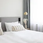 Apartmanhotel Bob W Zentrum 4*