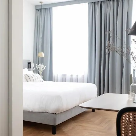 Bob W Zentrum Aparthotel 4*