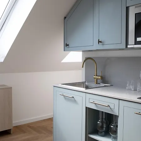 Bob W Zentrum 4* בון