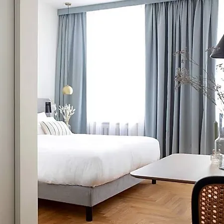 Bob W Zentrum Aparthotel 4*